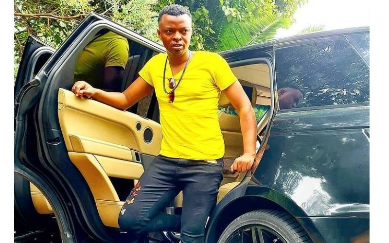 R.I.P PAPA RINGTONE. SADLY ANNOUNCING THE STRANGE DEATH OF OUR KISII,  KENYAN GOSPEL ARTIST: RINGTONE APOKO. HE WAS BEATEN UP TO DEATH…